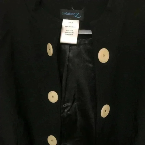 Short blazer w. decorative buttons black - Picture 8 of 11